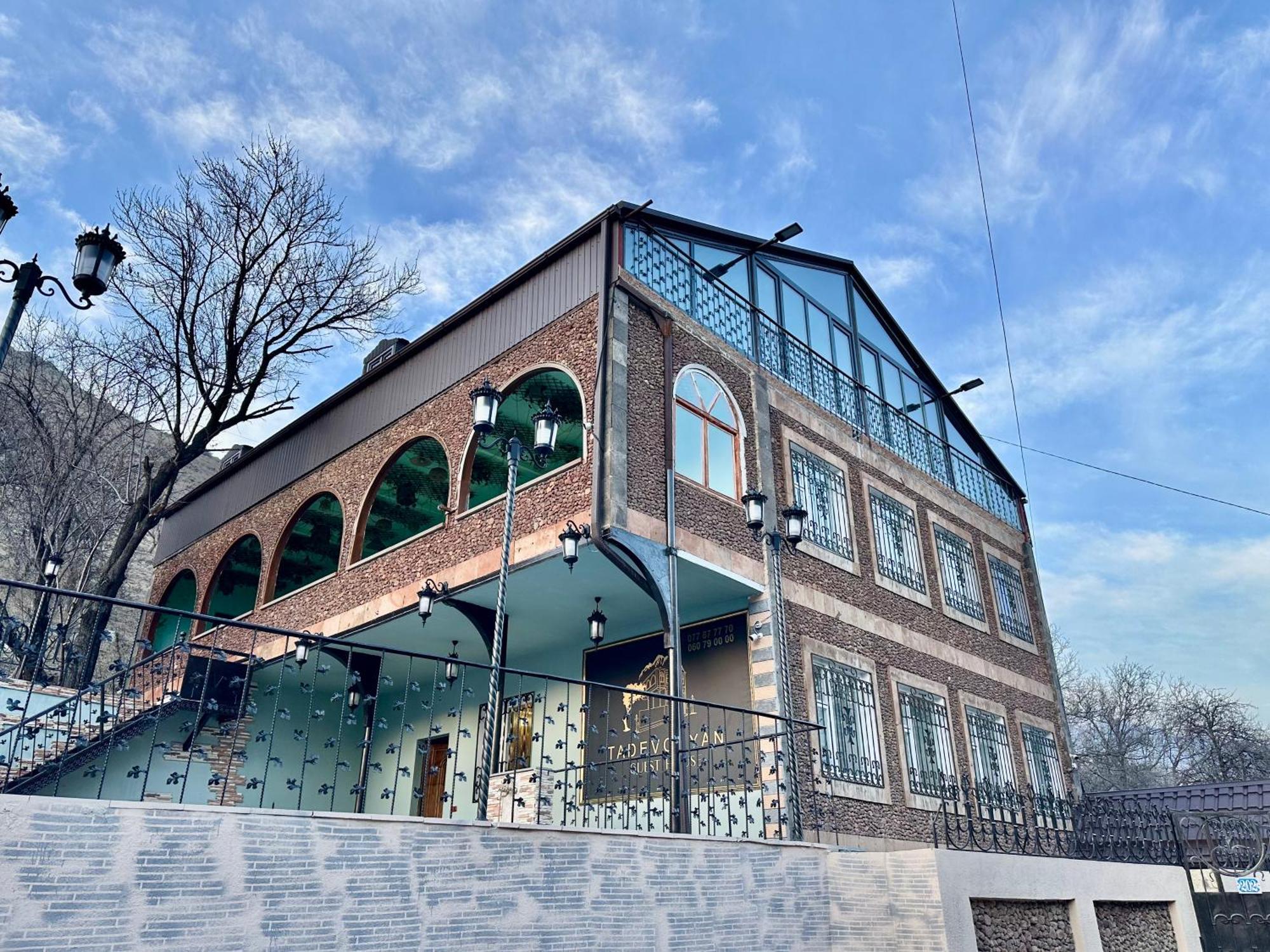 Tadevosyan Guest House Bjni المظهر الخارجي الصورة